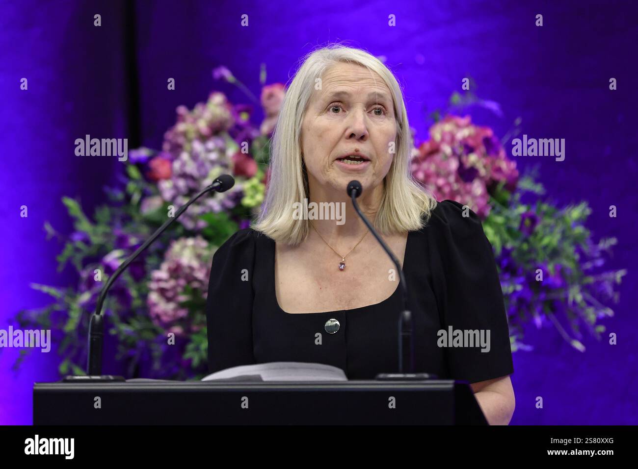 Londres, Royaume-Uni. 20 janvier 2025. Mary Harpley, directrice générale, Greater London Authority. Le service annuel du jour commémoratif de l'Holocauste à l'hôtel de ville est un événement conjoint avec le maire de Londres, l'Assemblée de Londres, le Holocaust Educational Trust et le Holocaust Memorial Day Trust. La cérémonie commémore les victimes de l'Holocauste et offre un moment de réflexion aux personnes touchées par des génocides plus récents. Eva Clarke BEM, survivante de l'Holocauste, et Smajo Beso OBE, survivant du génocide bosniaque, ont également témoigné. Crédit : Imageplotter/Alamy Live News Banque D'Images
