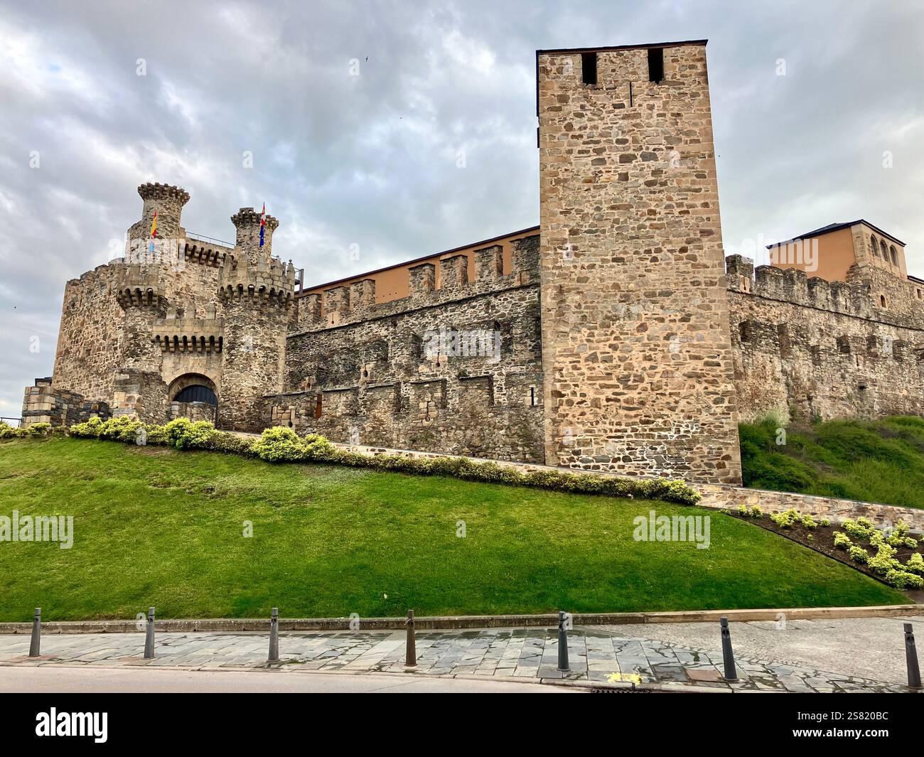 Templier, Ponferrada, Camino Francés, Camino de Santiago. Espagne - Image de stock capturée avec un smartphone