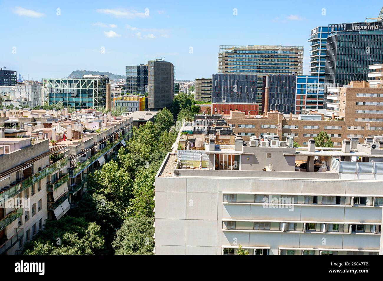 Barcelone Espagne Poblenou,Avinguda Diagonal,vue aérienne d'en haut,immeubles de ville,architecture moderne,paysage urbain,immeuble d'appartements Banque D'Images
