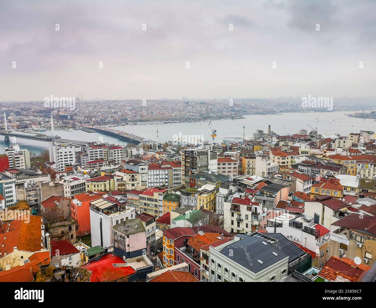 Vue sur la ville depuis la Tour de Galata, à Istanbul, Turquie Banque D'Images