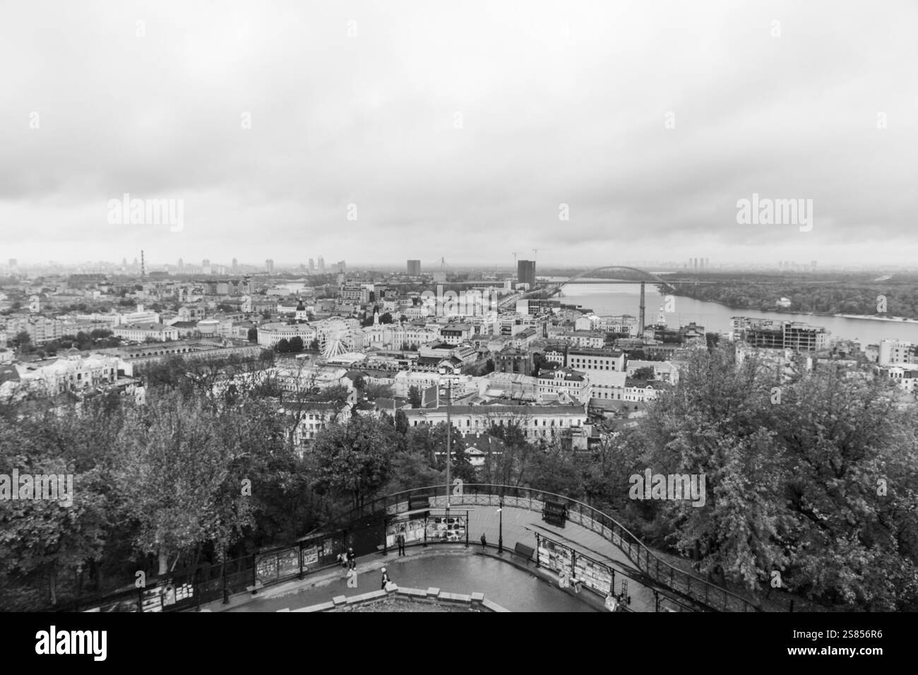 Bâtiments à Kiev, vue depuis l'église d'André dans le centre-ville Banque D'Images
