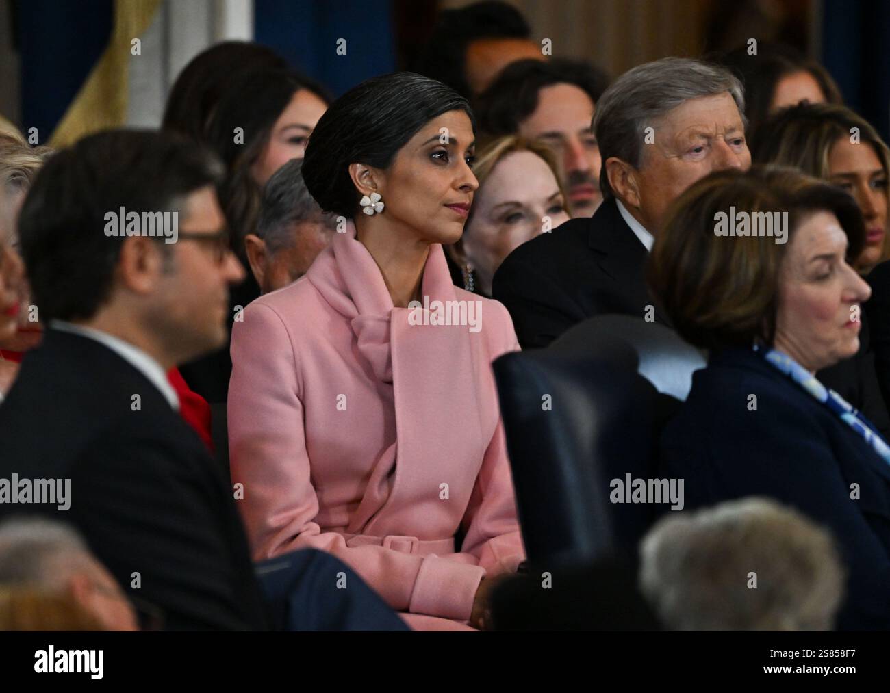 Washington, États-Unis d'Amérique. 20 janvier 2025. Washington, DC - 20 janvier : Usha Vance assiste à la 60e cérémonie inaugurale le 20 janvier 2025, au Capitole américain à Washington, DC. Trump est devenu le 47e président des États-Unis lors d'une rare cérémonie d'inauguration en salle. Le défilé a également été déplacé à l'intérieur de Capitol One Arena en raison des conditions météorologiques. (Photo de Melina Mara /The Washington Post) photo via crédit : Newscom/Alamy Live News Banque D'Images