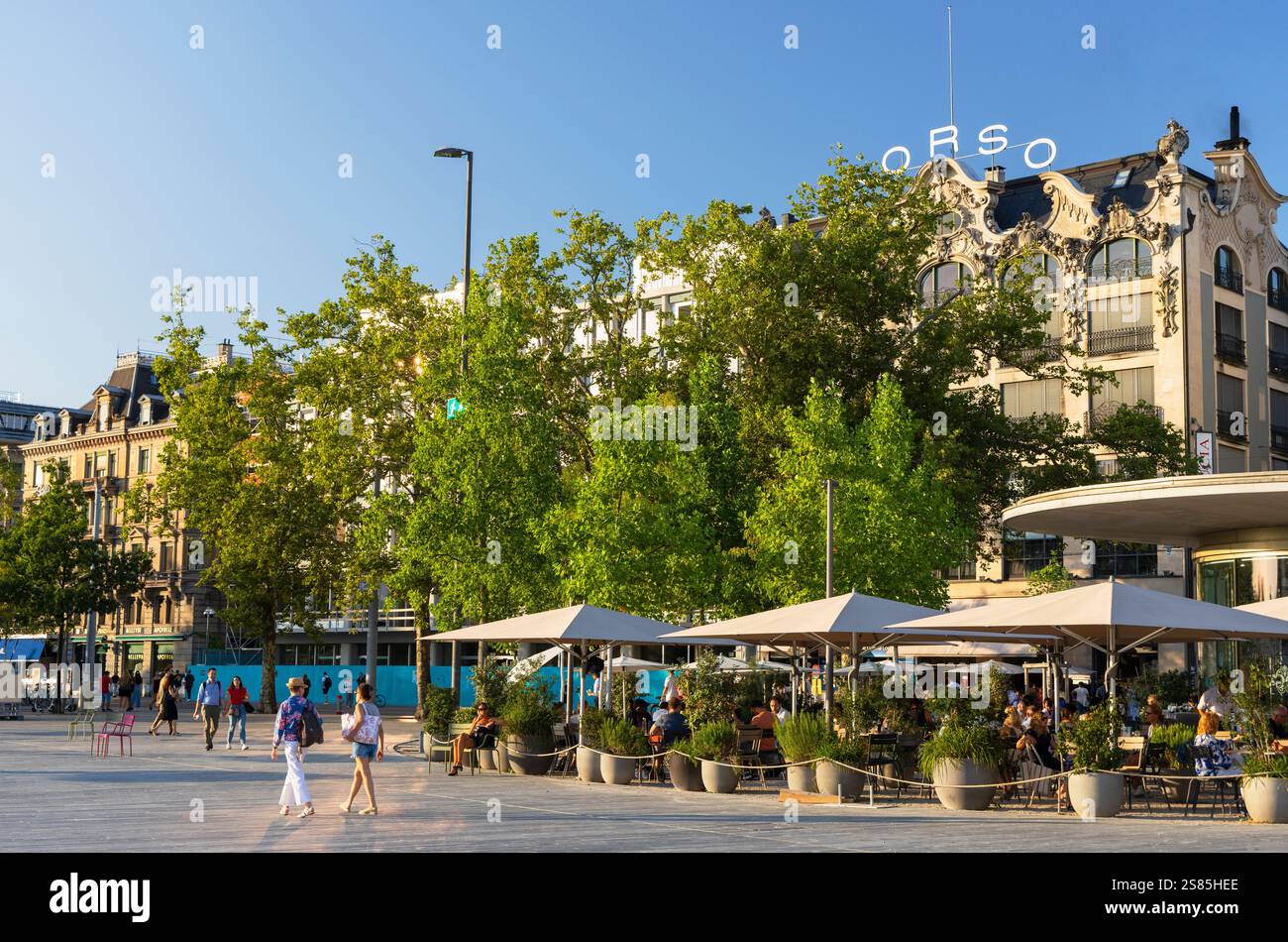 Café en plein air à Sechselautenplatz, Zurich, Suisse Banque D'Images