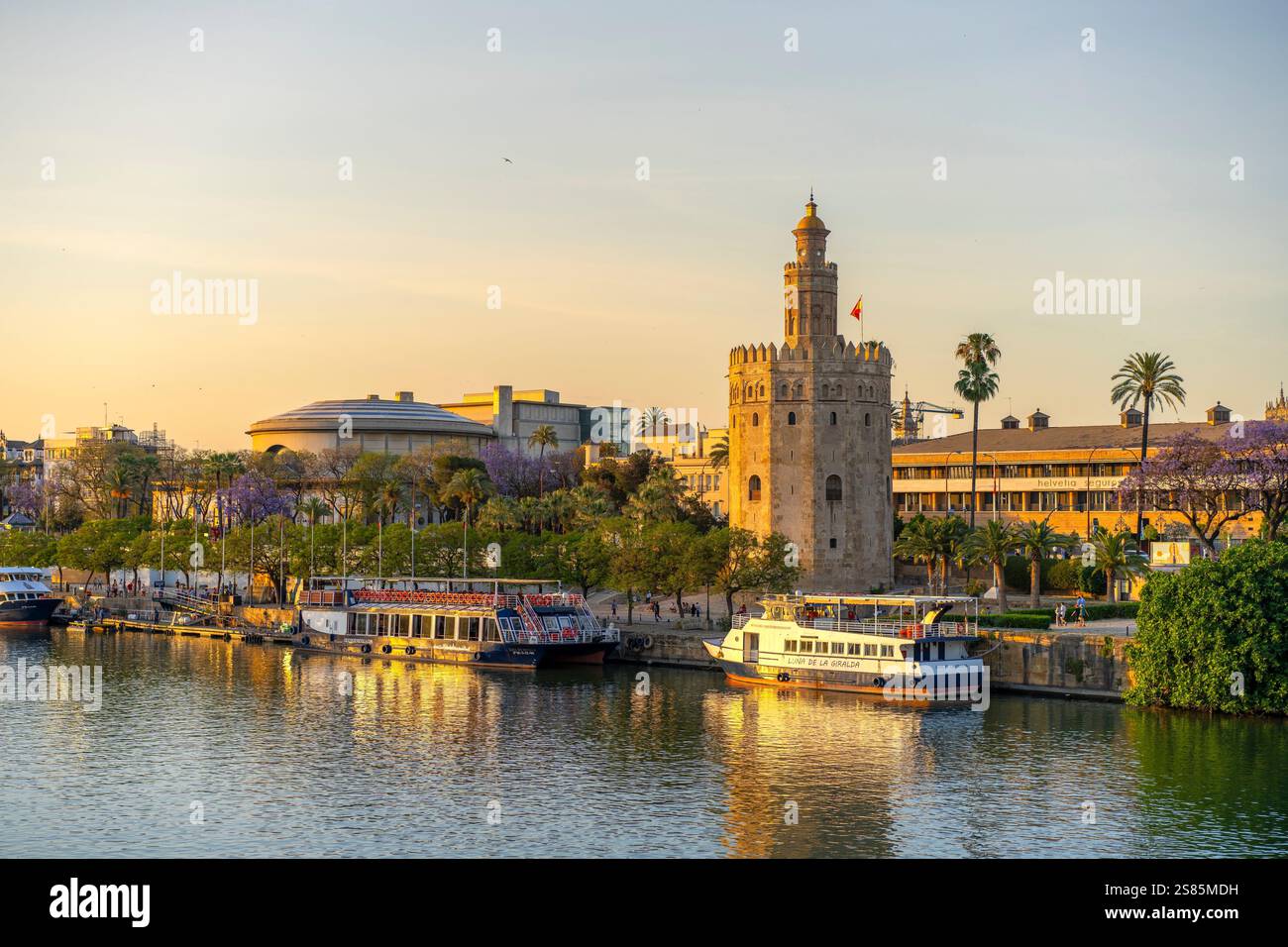 Rivière Guadalquivir, Tour d'Or, Séville, Andalousie, Espagne Banque D'Images