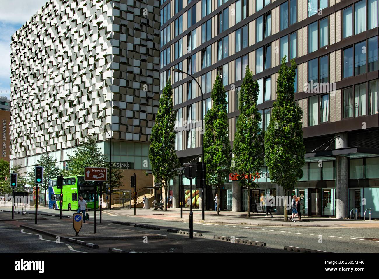 Rendez-vous Paul's Tower, New Apartments and Q-Park car Park (Cheese Grater), à Paul's place, Arundel Gate, Heart of the City, Sheffield, Yorkshire, Angleterre Banque D'Images
