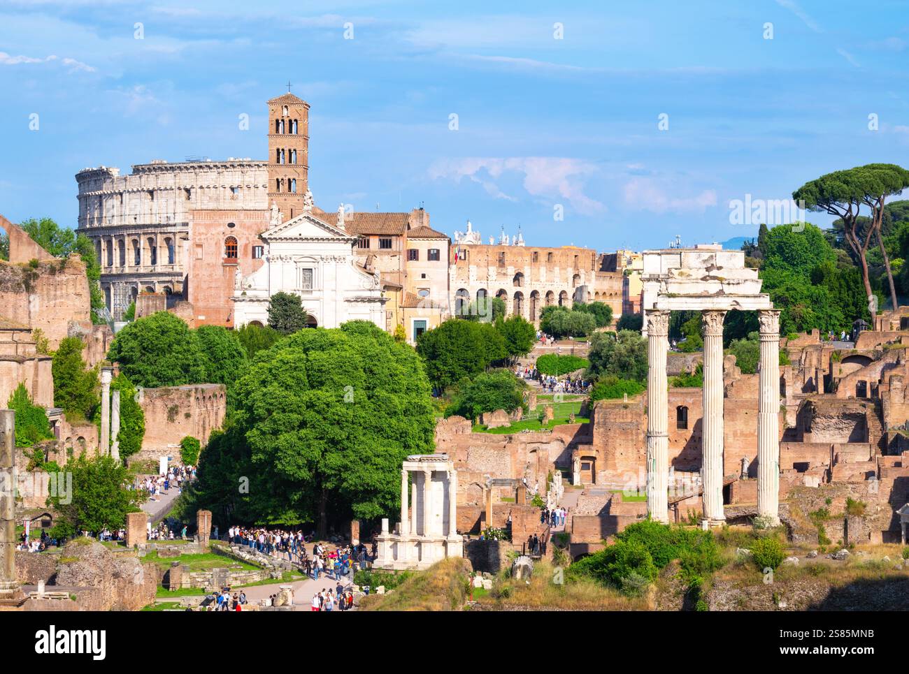 Le Forum Romanum (Forum romain) et le Colisée (Colisée), UNESCO, Rome, Latium, Italie Banque D'Images