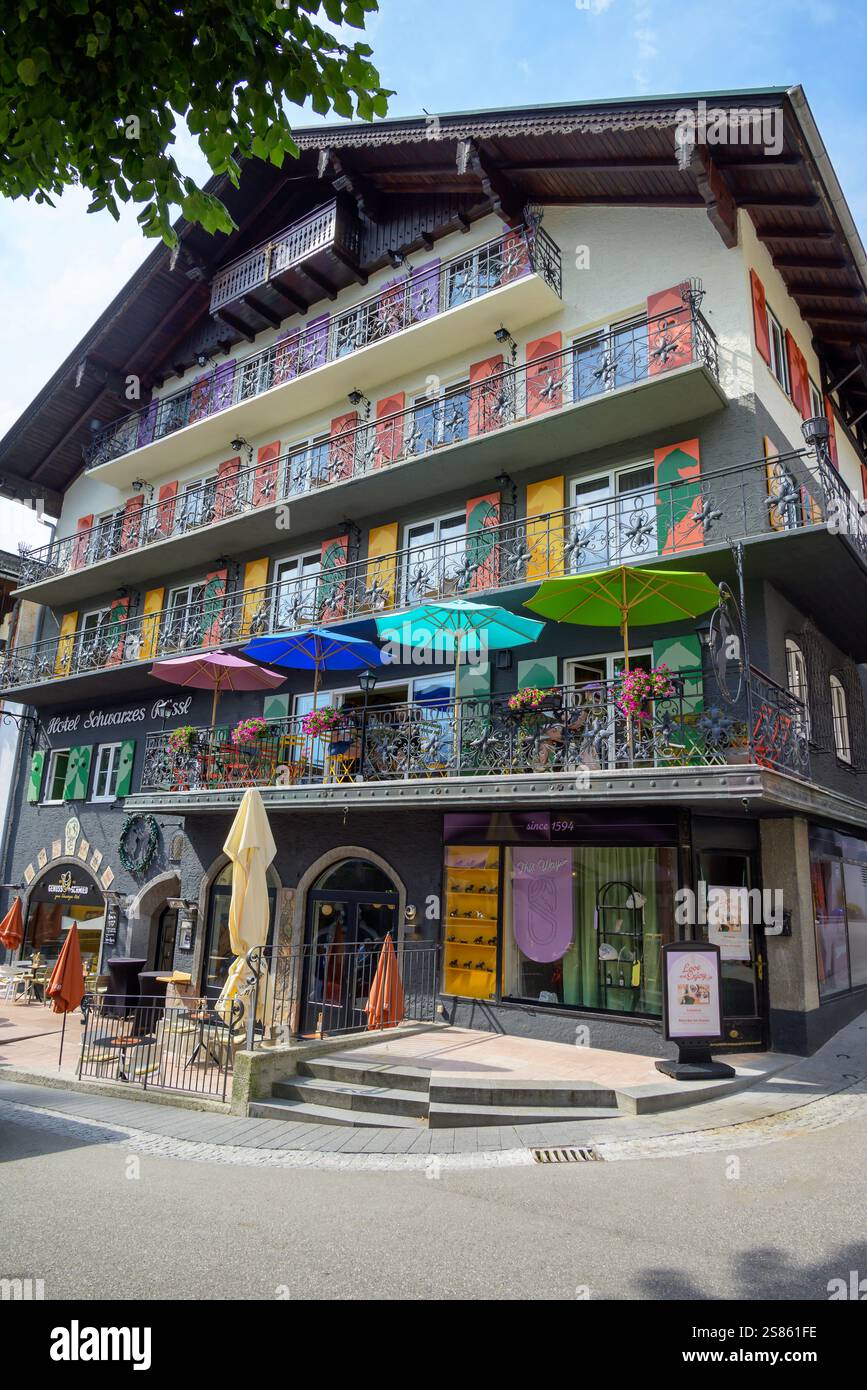 Centre historique d'Attersee sur le lac Atterss dans les Alpes autrichiennes Banque D'Images