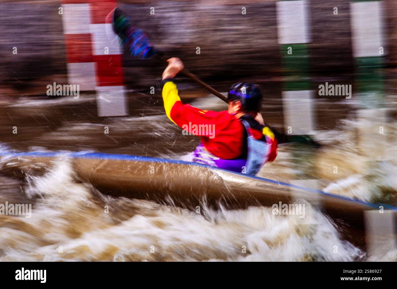 Kayak en eau vive Banque D'Images