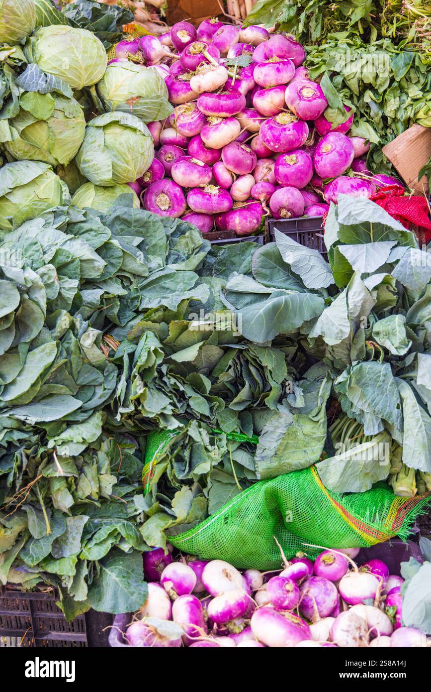 Berna Bugh, Kangan, Inde. Légumes frais sur un marché dans un village de Jammu-et-Cachemire. Banque D'Images