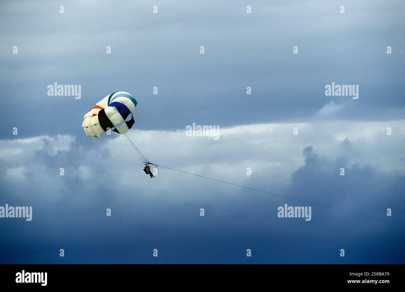 Parachute ascensionnel, Djerba, Tunisie Banque D'Images