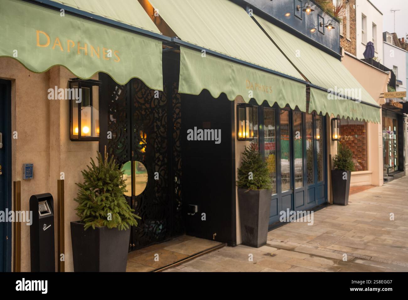 LONDRES - 7 JANVIER 2025 : Daphne's Restaurant italien à Chelsea, South Kensington Banque D'Images