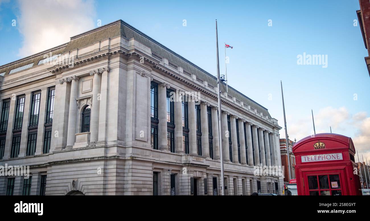 LONDRES - 7 JANVIER 2025 : Science Museum à Kensington, un bâtiment emblématique et une attraction touristique populaire Banque D'Images