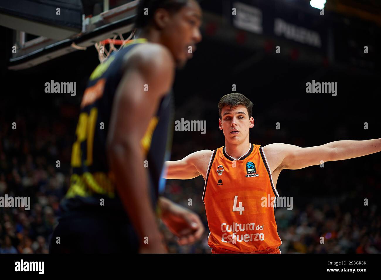 Jaime Pradilla de Valencia basket vu en action lors de la saison régulière BKT Eurocup Round 16 entre Valencia basket et Turk Telekom Ankara au Pabellon Fuente de San Luis, (Valencia ). Banque D'Images