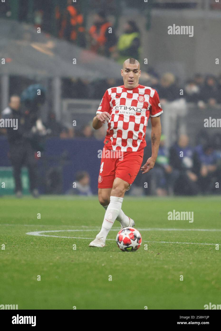 Milan, Italie. 22 janvier 2025. Lipao Pinheiro du Brésil lors de l'UEFA Champions League, saison 2024/25, match de football entre l'AC Milan et le Girona FC le 22 janvier 2025 au stade Giuseppe Meazza, San Siro, Milan, Italie. Crédit : Nderim Kaceli/Alamy Live News Banque D'Images
