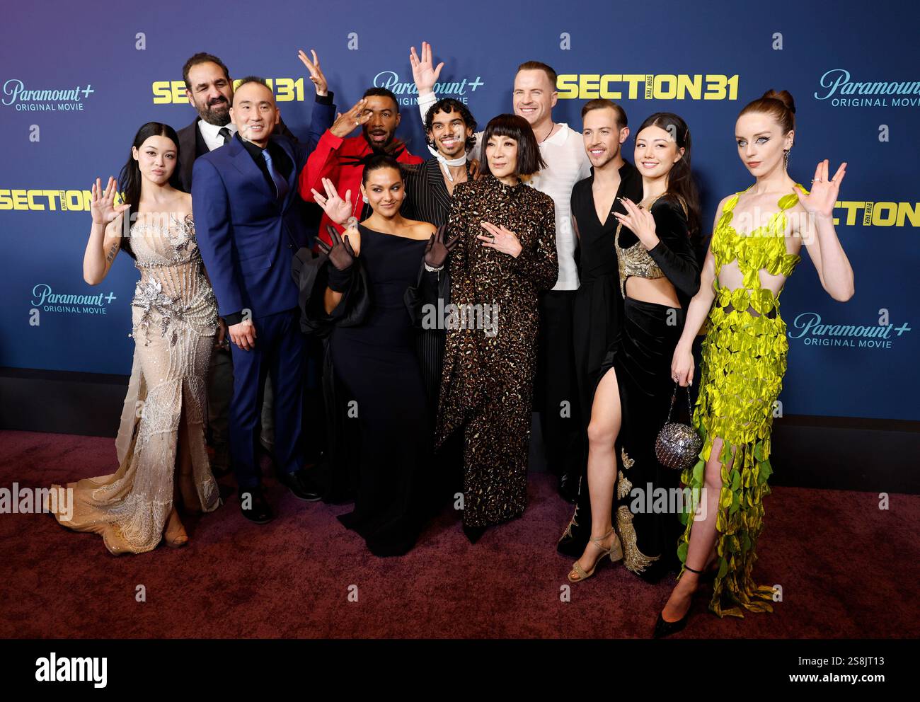 New York, États-Unis. 22 janvier 2025. Emily Mei, Joe Pingue, James Hiroyuki Liao, Omari Hardwick, Humberly Gonz‡lez, Augusto Bitter, Michelle Yeoh, Robert Kazinsky, Sven Ruygrok, Miku Martineau et Kacey Rohl arrivent sur le tapis rouge à la première mondiale de Paramount's 'Star Trek : section 31' au Jazz at Lincoln Center le mercredi 22 janvier 2025 à New York. Photo de John Angelillo/UPI crédit : UPI/Alamy Live News Banque D'Images