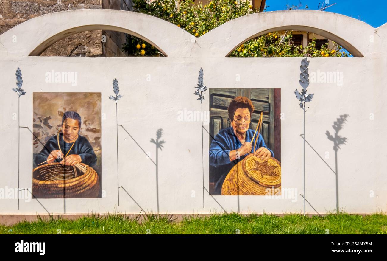 Gemalte Kunstwerke Wandfresken, Portraitmalerei von Pina Monne, Tinnura, Europa, Provinz Oristano, Italien Banque D'Images