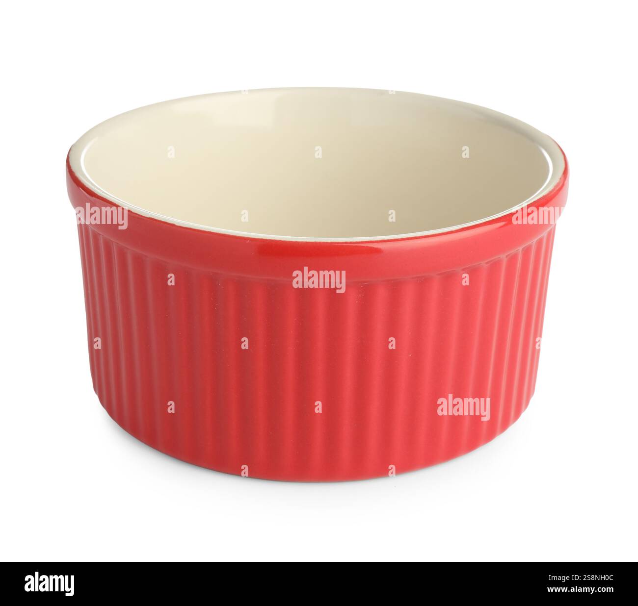 Une casserole en céramique isolée sur blanc. Ustensile de cuisson Banque D'Images