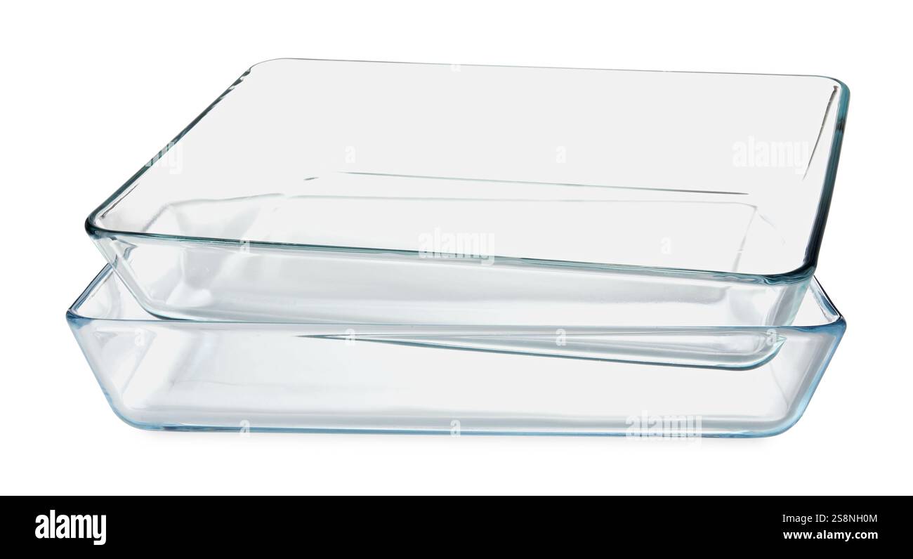 Deux casseroles en verre isolées sur blanc. Ustensile de cuisson Banque D'Images