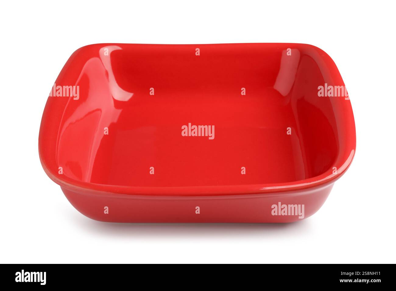 Une casserole en céramique isolée sur blanc. Ustensile de cuisson Banque D'Images