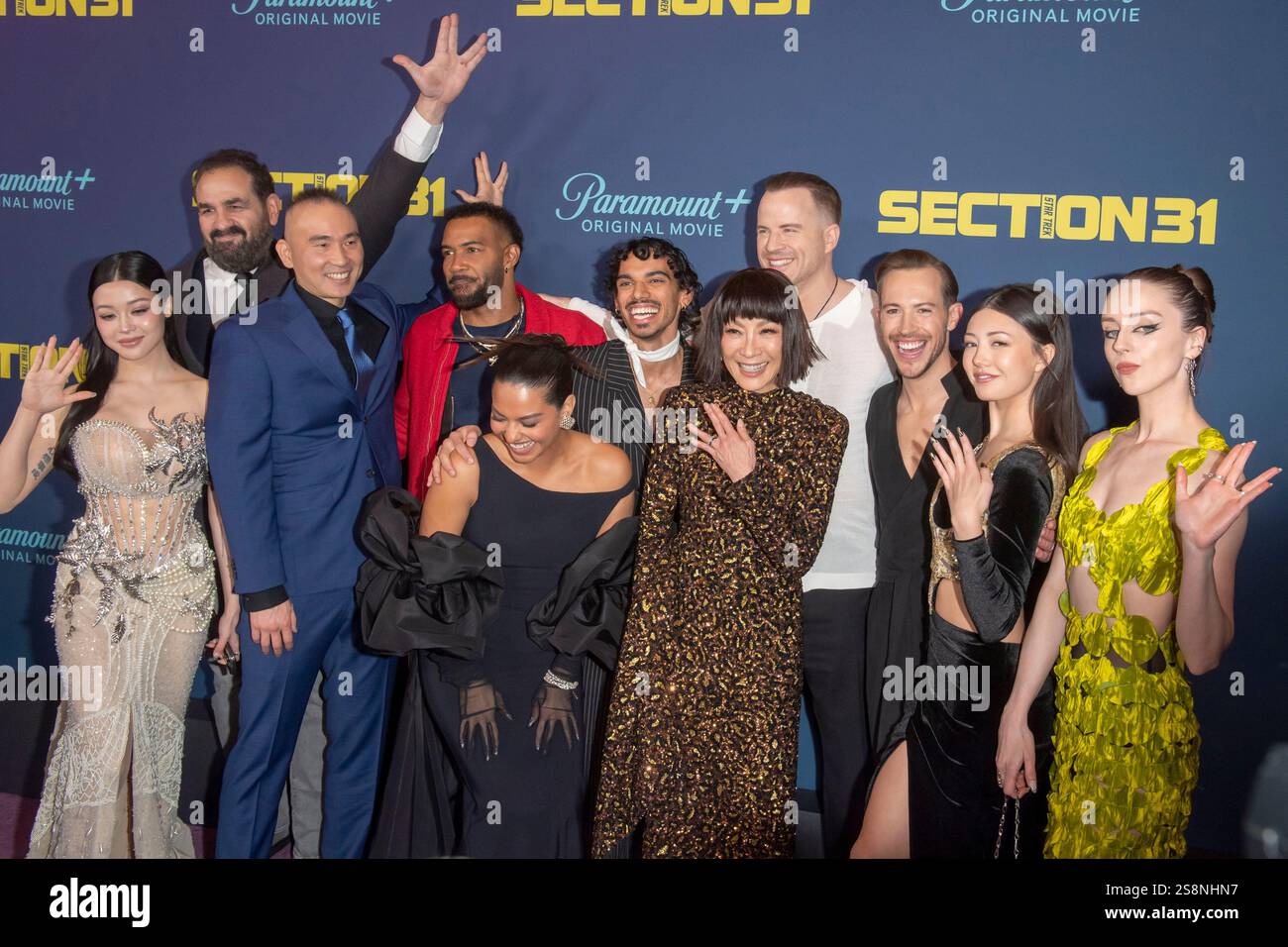 New York, New York, États-Unis. 22 janvier 2025. (nouveau) première mondiale de « star trek : section 31 » de paramount. 22 janvier 2025, New york, New york, usa : (de gauche à droite) emily Mei, joe pingue, james hiroyuki liao, omari hardwick, Humberly gonzalez, augusto bitter, michelle yeoh, robert kazinsky, sven ruygrok, miku martineau et kacey rohl assistent à la première mondiale de paramount "star trek : section 31" au jazz center le 22 janvier 2025 à new york. (Crédit : M10s/thenews2) (Foto : M10s/Thenews2/Zumapress) (crédit image : © Ron Adar/TheNEWS2 via ZUMA Press Wire) EDI Banque D'Images