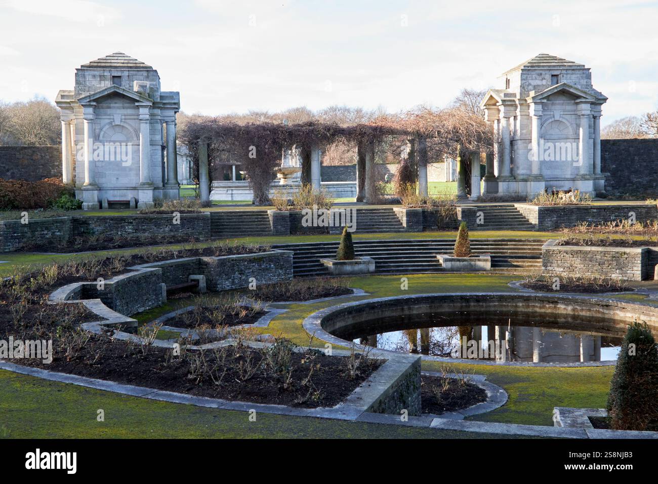 Jardin encastré dans les jardins du mémorial de guerre national irlandais dublin république d'irlande Banque D'Images