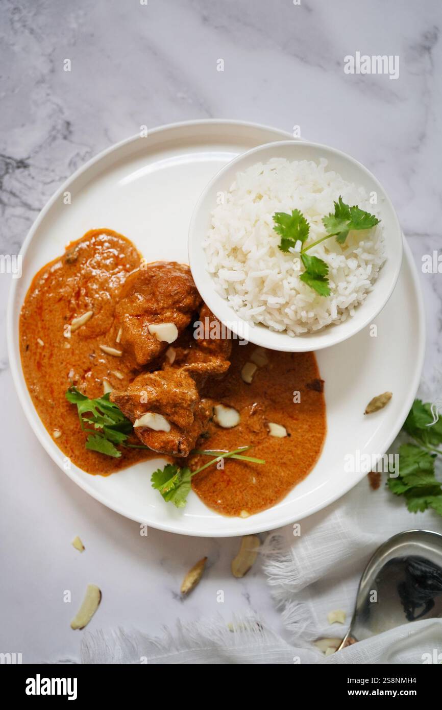 Korma de poulet Shahi maison - curry de poulet crémeux Banque D'Images