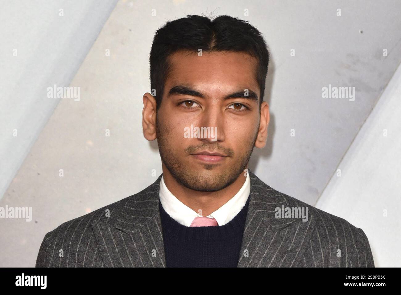 Nabhaan Rizwan assiste à la première mondiale de 1917 et à la performance du film royal à Leicester Square, Londres, Angleterre. 4 décembre 2019 Banque D'Images