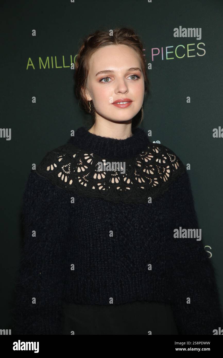 Odessa Young assiste à la première du film A million Little PIECES, Arrivals, The London, Los Angeles, USA - 04 Dec 2019 Banque D'Images