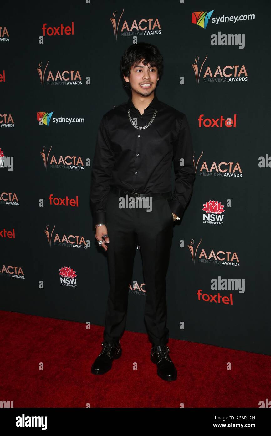 Xolo Mariduena à la 9e cérémonie annuelle Australian Academy of Cinema and Television Arts International Awards, arrivées, Mondrian, Los Angeles, États-Unis - 03 janvier 2020 Banque D'Images