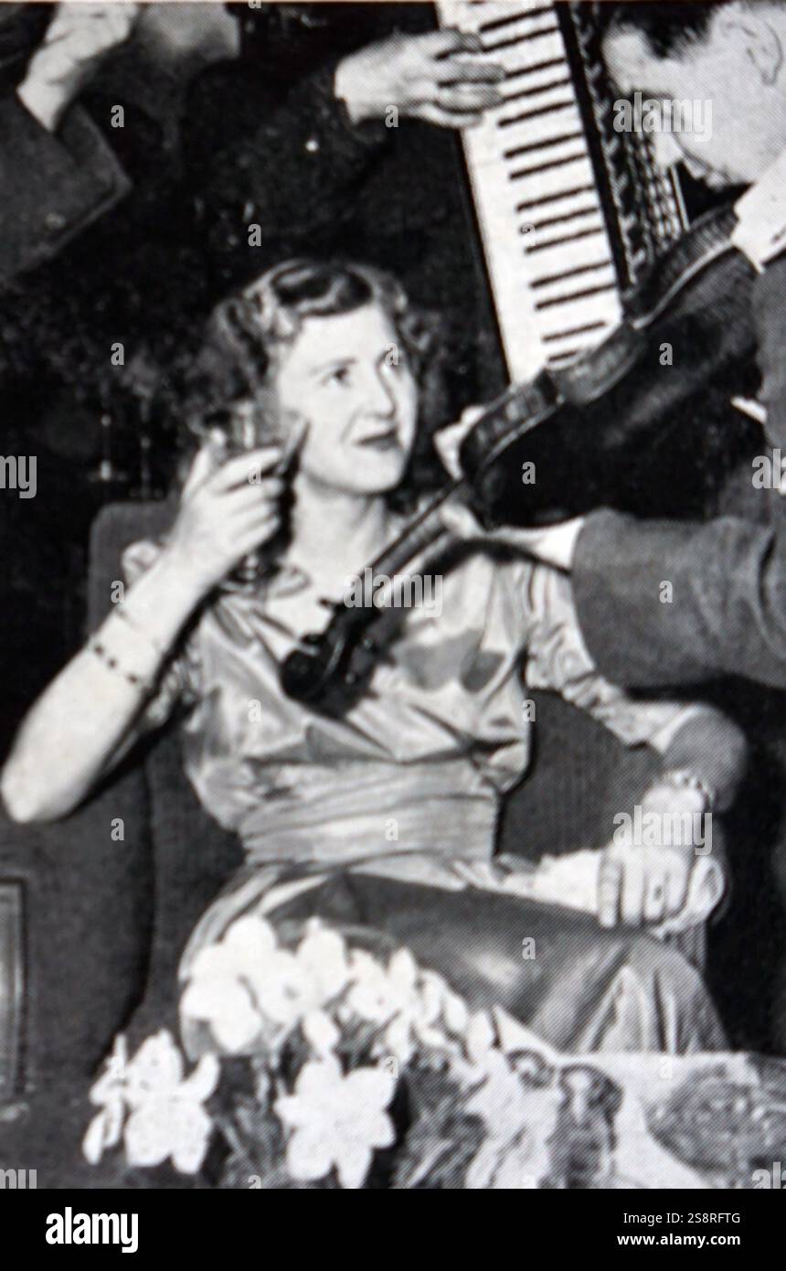 Hitler Eva (Eva Braun) ; 1912 - 30 avril 1945. Compagnon de Adolf Hitler et, pour moins de 40 heures, sa femme. 1939 Banque D'Images