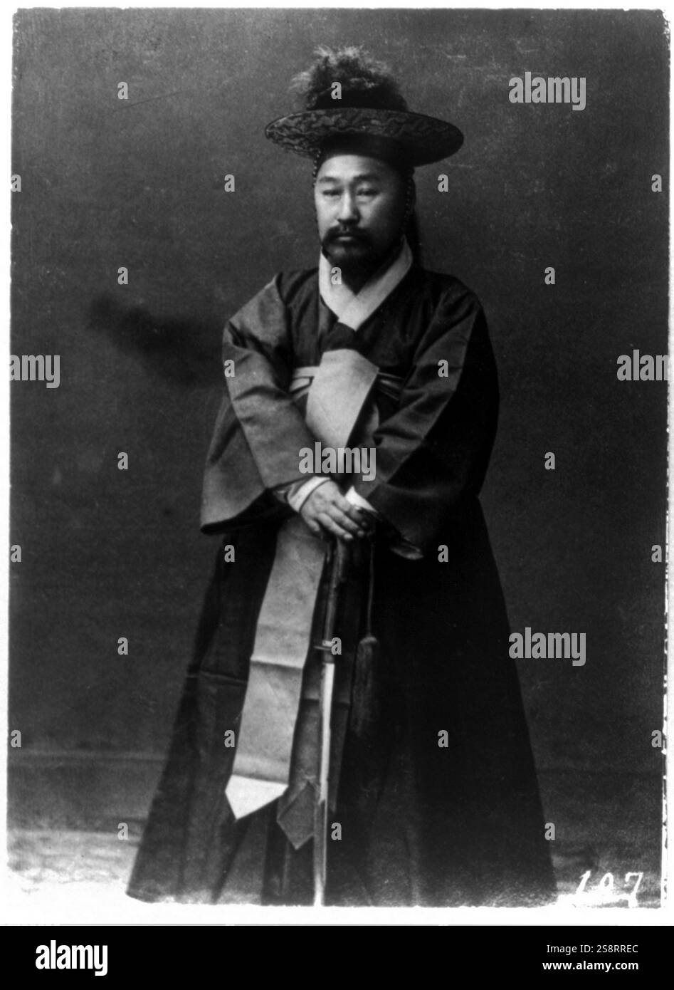 Le prince Saionji Kinmochi (7 décembre 1849 - 24 novembre 1940) est un homme politique japonais, homme d'État et deux fois premier ministre du Japon. Il est élevé de marquis à prince en 1920. En tant que dernier membre survivant du genro japonais, il est l'homme d'État le plus influent du pays du milieu des années 1920 au début des années 1930 Banque D'Images