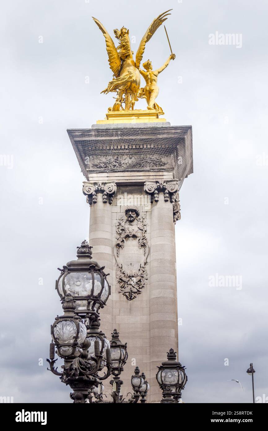 Vue du pont Alexandre III à Paris, France Banque D'Images