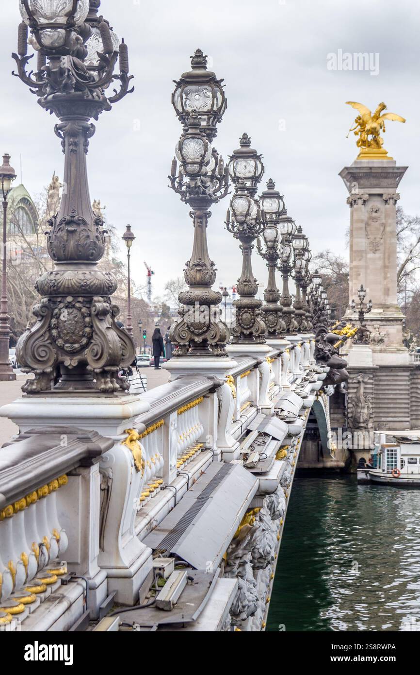 Vue du pont Alexandre III à Paris, France Banque D'Images