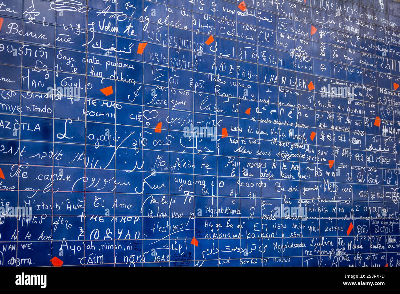 Mur à Montmartre où 'je t'aime' est écrit dans de nombreuses langues internationales, Paris , France Banque D'Images