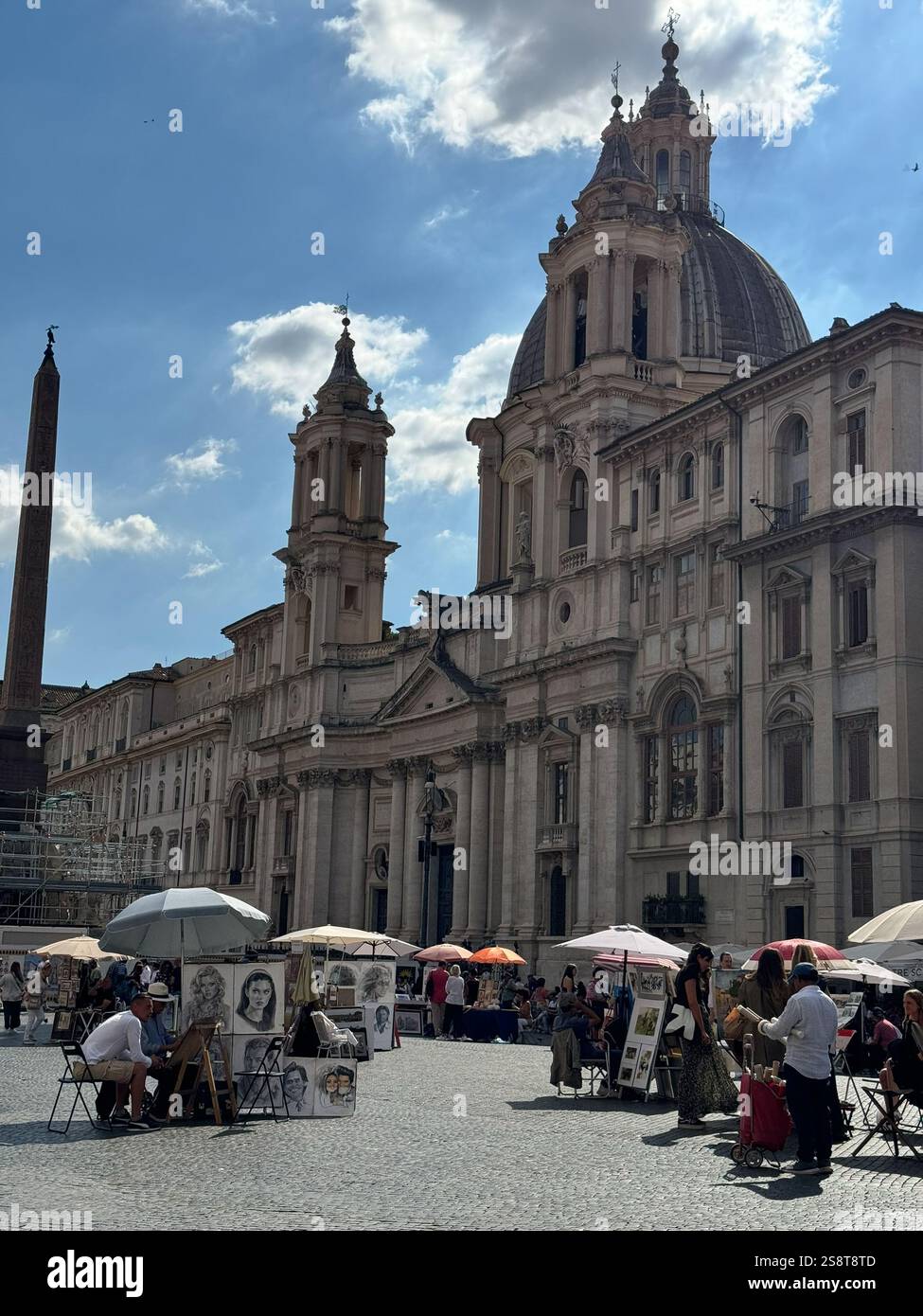 Promenade à travers la Piazza Navona de Rome Banque D'Images
