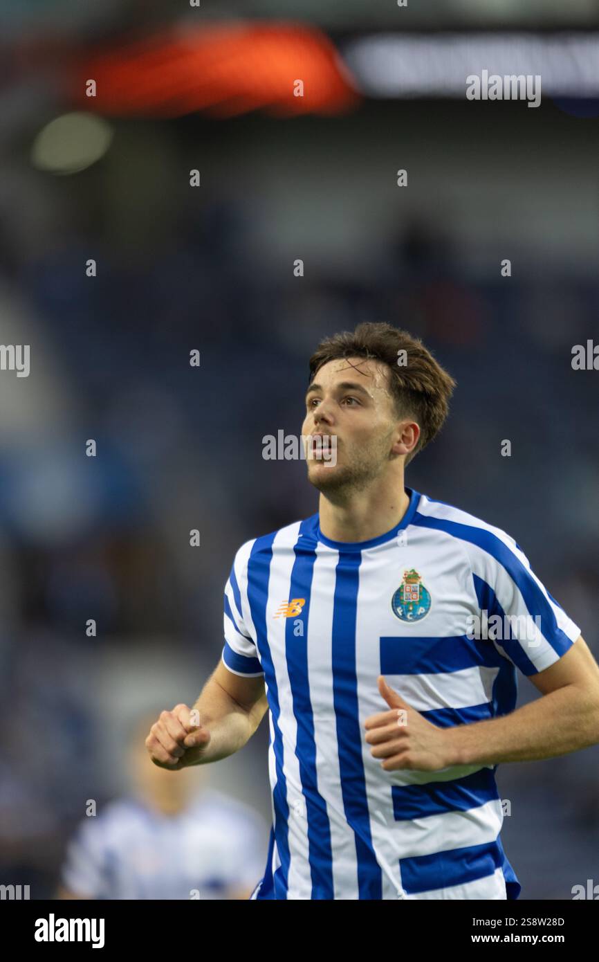 Scènes d'action du match de l'UEFA Europe League 2024/25 entre le FC Porto et l'Olympiacos FC le 23 janvier 2025 à Estádio do Dragão, Porto Banque D'Images