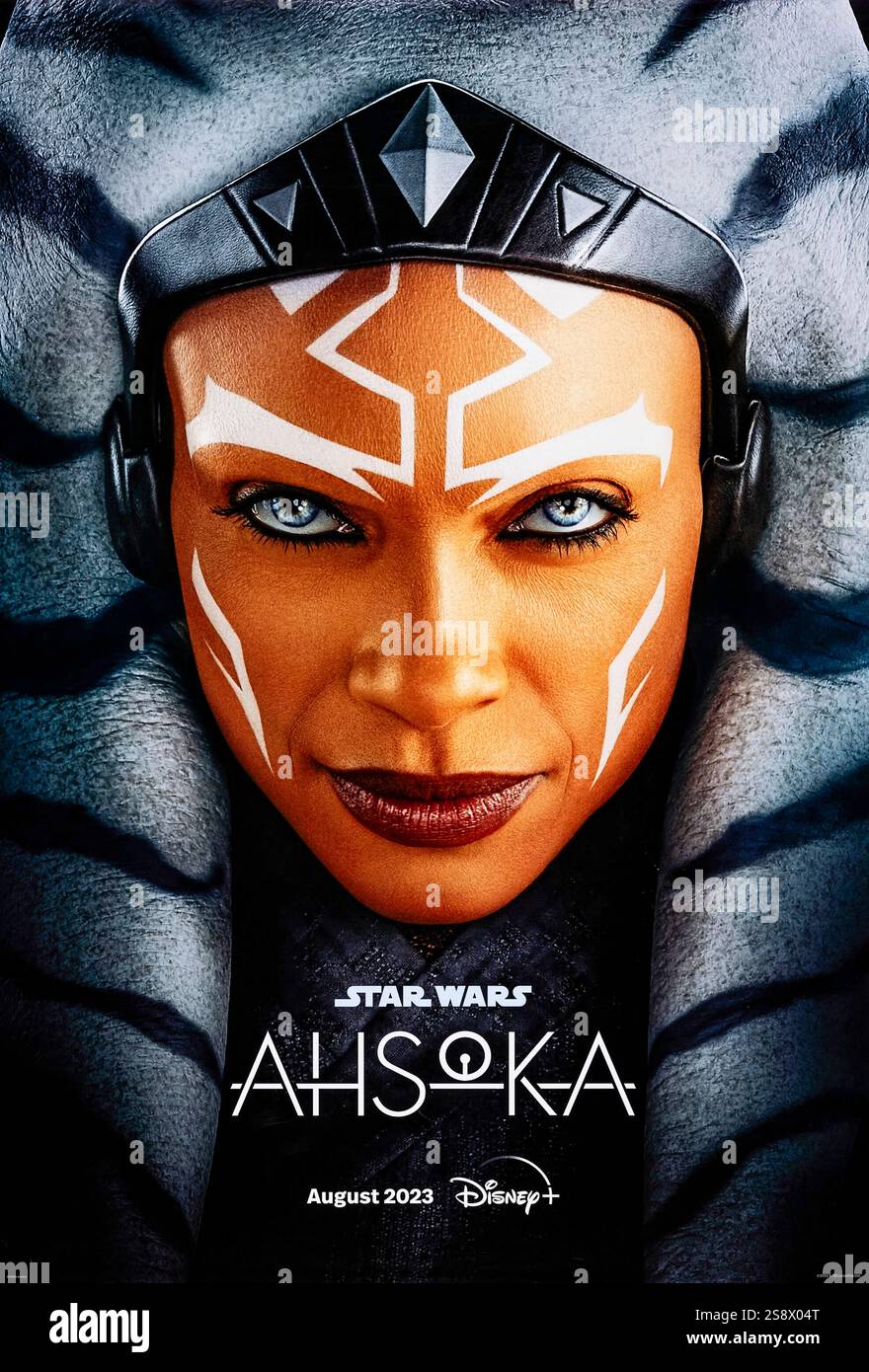 Ahsoka (2023-) série télévisée créée par Dave Filoni et mettant en vedette Rosario Dawson, Natasha Liu Bordizzo et Mary Elizabeth Winstead. Situé après la chute de l'Empire, l'ancien chevalier Jedi Ahsoka Tano enquête sur une menace émergente pour une galaxie vulnérable. Photographie d'une affiche publicitaire originale de 2023. USAGE ÉDITORIAL EXCLUSIF. Crédit : BFA / Disney+ Banque D'Images