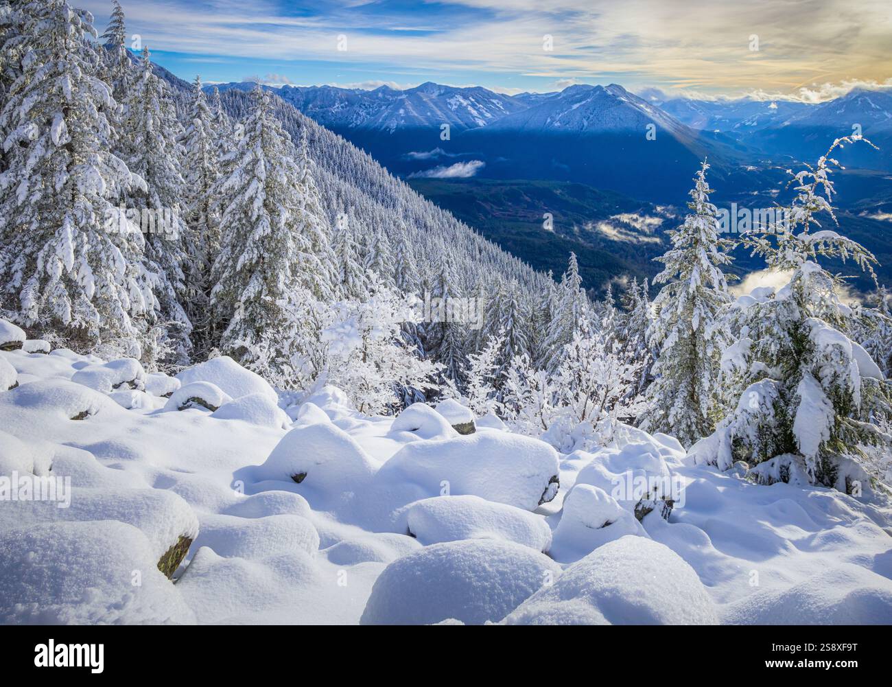 Le mont si est une montagne du nord-ouest des États-Unis, à l'est de Seattle, Washington. Il se trouve sur la marge ouest de la chaîne des Cascades. Banque D'Images