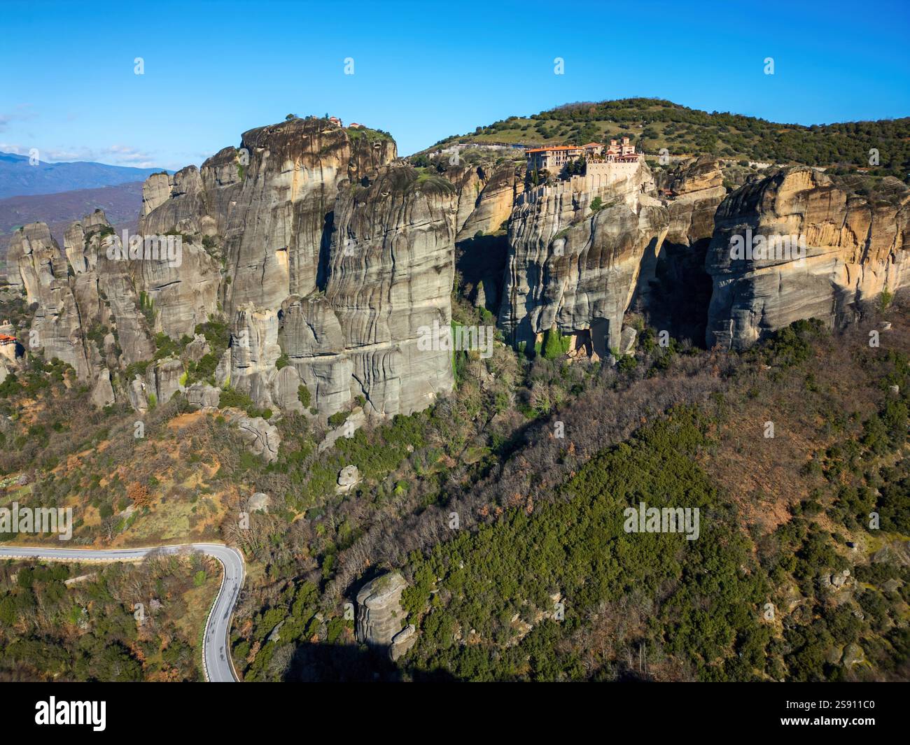 Meteora antique Varlaam monastère sacré drone vue aérienne Banque D'Images