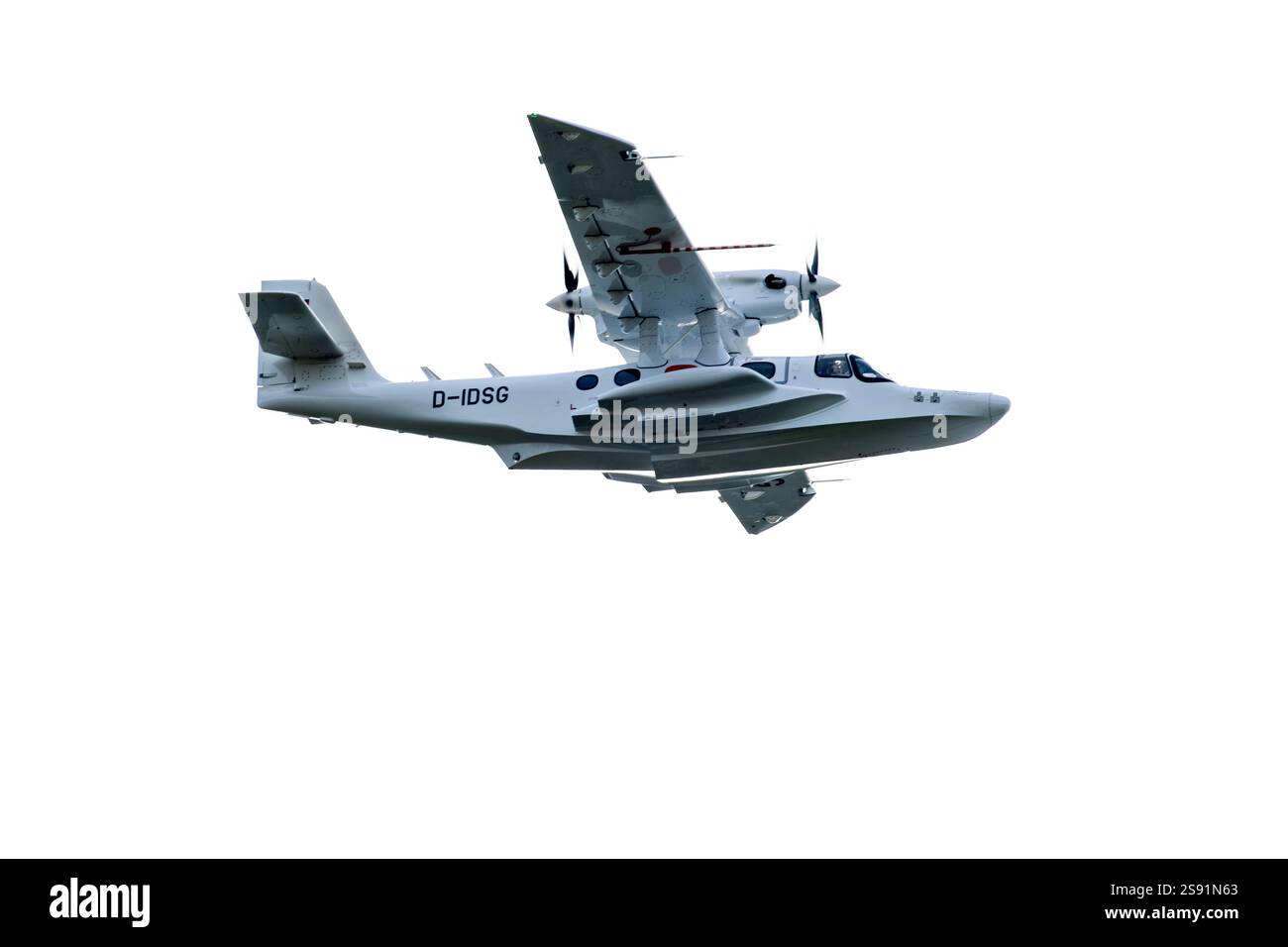 24.01.2025, Ein Wasser-Flugzeug über Bad Wörishofen fliegend Kreisend auf CA. 800 Meter über Grund, gestartet vom Sonderflughafen Oberpfaffenhofen nahe München. Dornier CD-2 Seastar, d-IDSG, Die Dornier Seastar Seestern ist ein zweimotoriges Amphibienfaisance lugzeug des Deutsch-chinesischen Herstellers Dornier Seawings. 24.01.2025, Oberpfaffenhofen 24.01.2025, Oberpfaffenhofen Banque D'Images