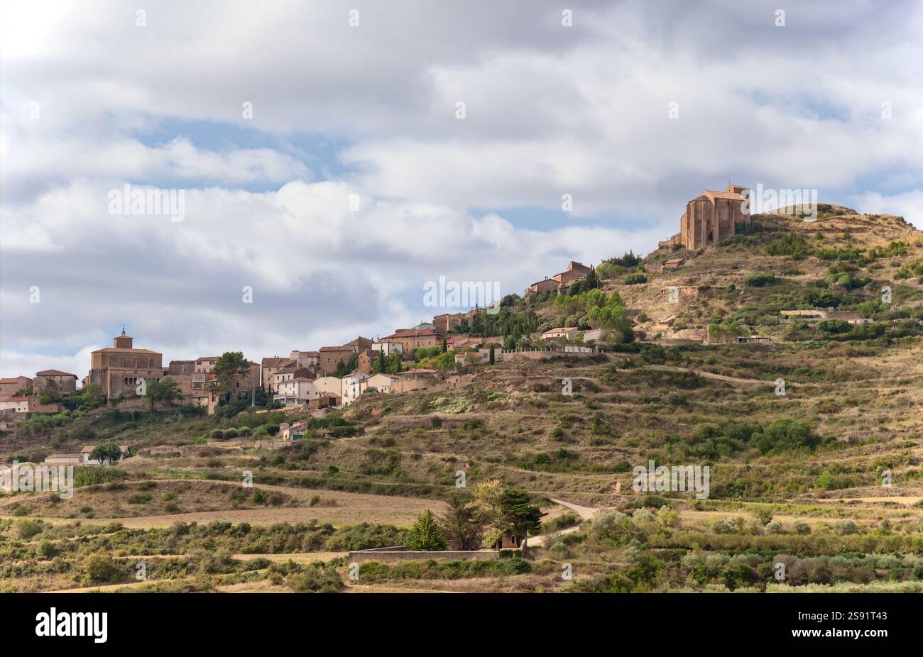 Le temps où Gallipienzo a atteint sa splendeur maximale est sans aucun doute le moyen âge, quand la forteresse était bâtie contre les Maures- Banque D'Images