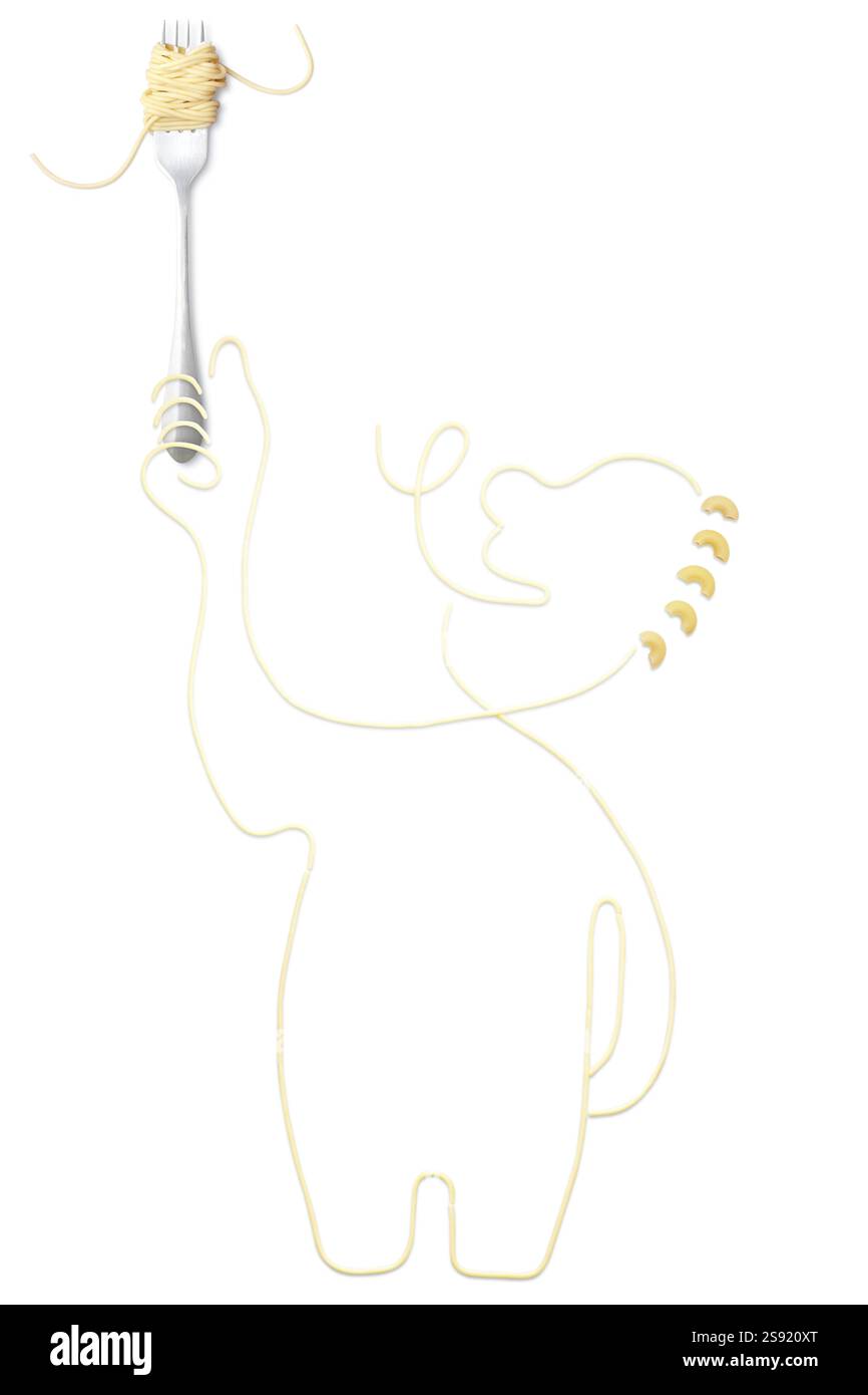 Photo créative de nature morte d'un homme avec des pâtes et une fourchette sur fond blanc Banque D'Images