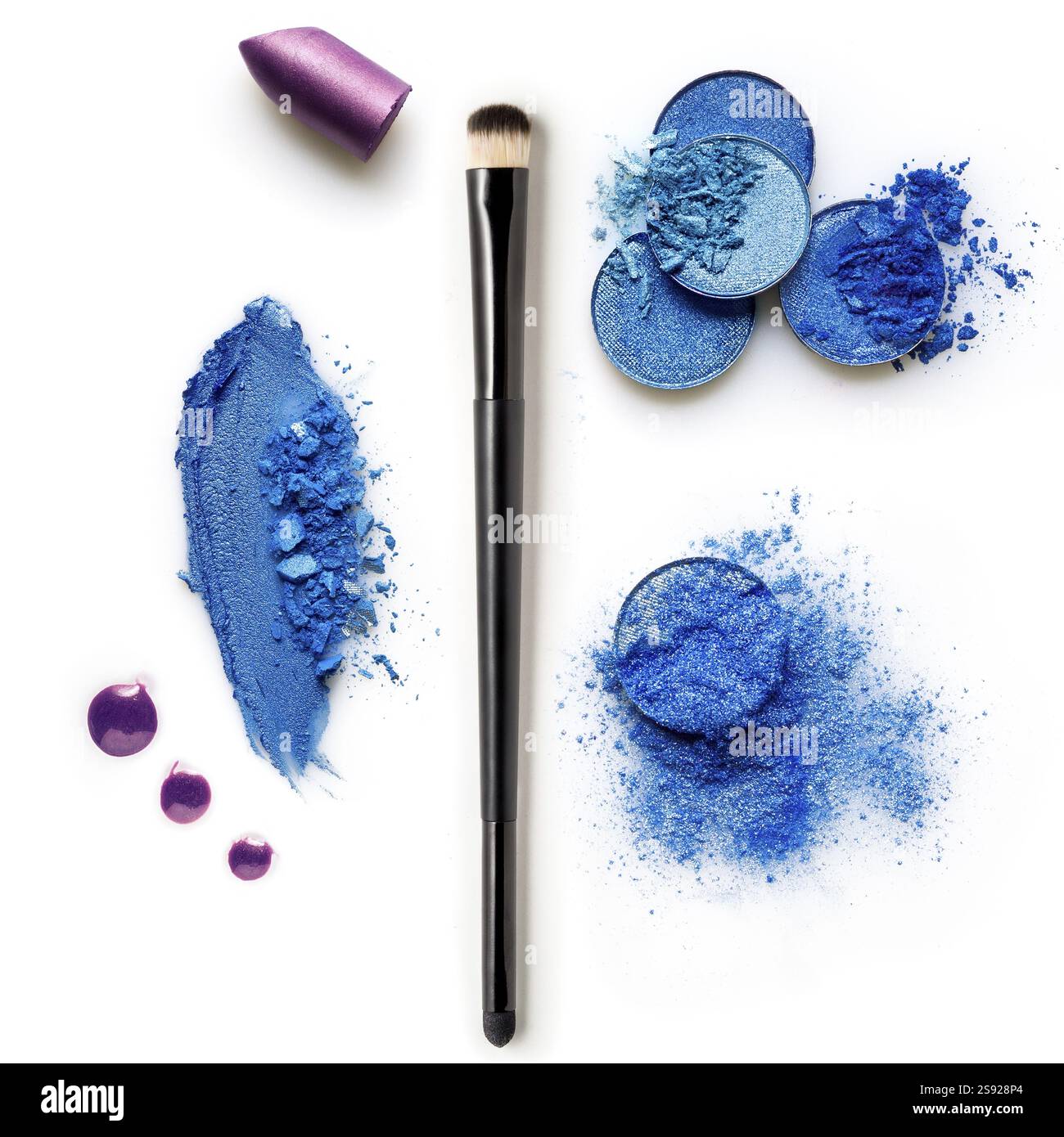 Photo de concept créatif de nuances de cosmétiques sur un fond blanc Banque D'Images