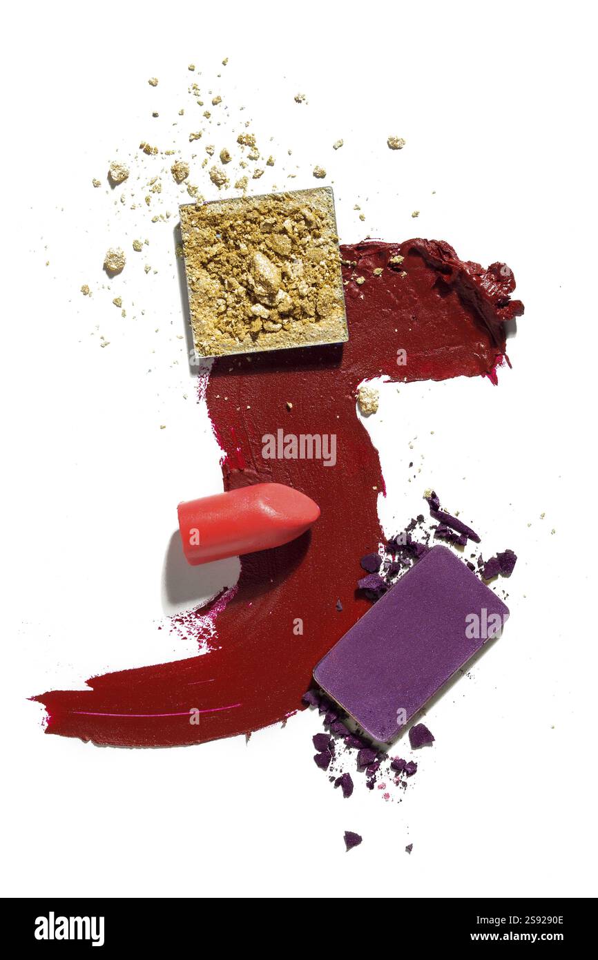 Photo de concept créatif de nuances de cosmétiques sur un fond blanc Banque D'Images