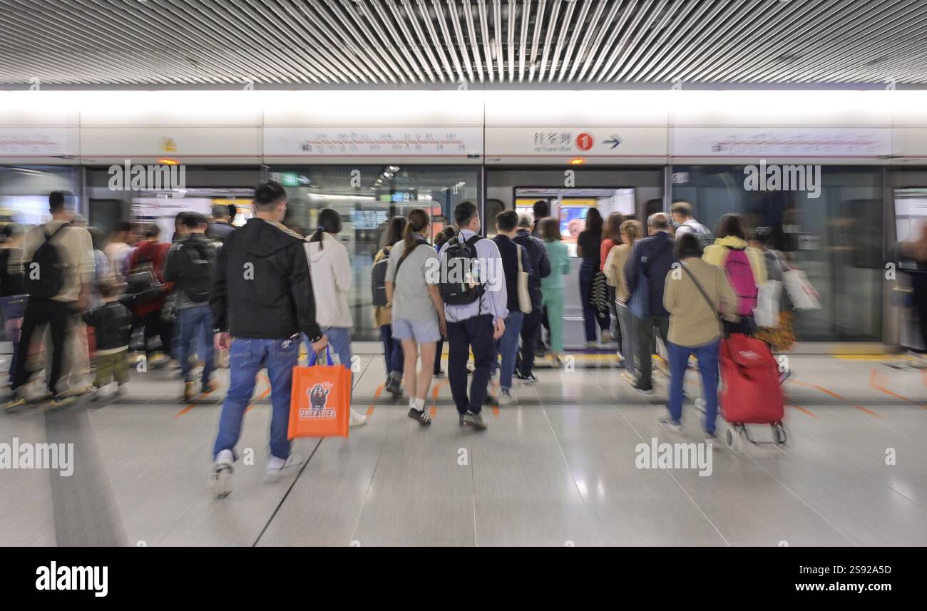Passagers, métro, MTR, métro, plate-forme, station de métro, Hong Kong, République populaire de Chine, Asie Banque D'Images