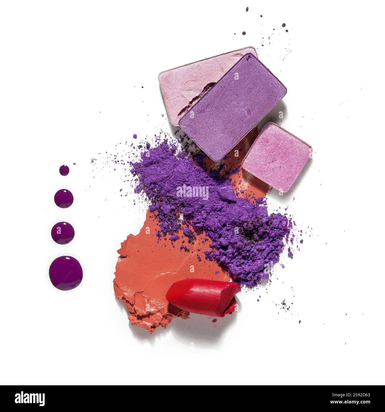 Photo de concept créatif de nuances de cosmétiques sur un fond blanc Banque D'Images