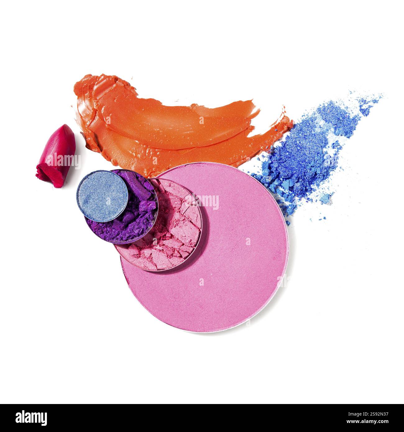 Photo de concept créatif de nuances de cosmétiques sur un fond blanc Banque D'Images