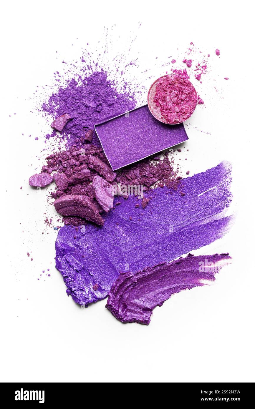 Photo de concept créatif de nuances de cosmétiques sur un fond blanc Banque D'Images