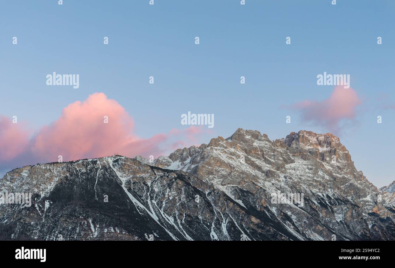 Montagne Faloria (Monte Faloria) et Punta Sorapiss, Dolomites, Italie Banque D'Images