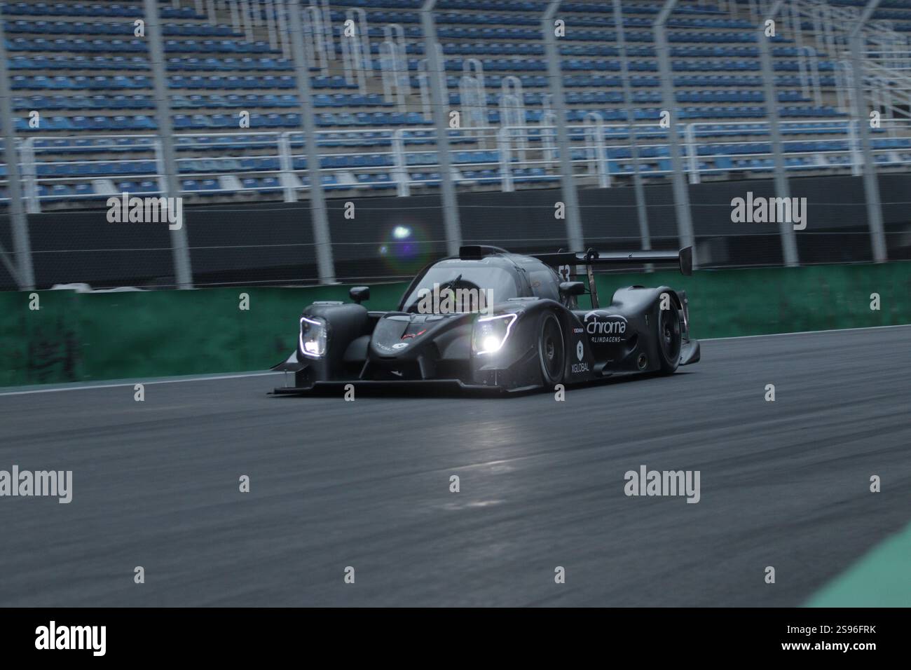 24 janvier 2025, Sao Paulo, Sao Paulo, Brésil : Sao paulo (sp), 01/24/2025 - mil noites sp/sport/Motor Racing - vue des essais libres de la sao paulo gp mil aguas chevrolet Absoluta dans l'après-midi de ce vendredi (24) avec la météo fermée avec de la pluie sur le circuit interlagos, au sud de la capitale de paulo. (Crédit image : © Fabricio Bomjardim/TheNEWS2 via ZUMA Press Wire) USAGE ÉDITORIAL SEULEMENT! Non destiné à UN USAGE commercial ! Banque D'Images